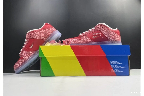 Magic Stingwater Nike Low Dunk DH7650-600 - SB Mushroom 1026